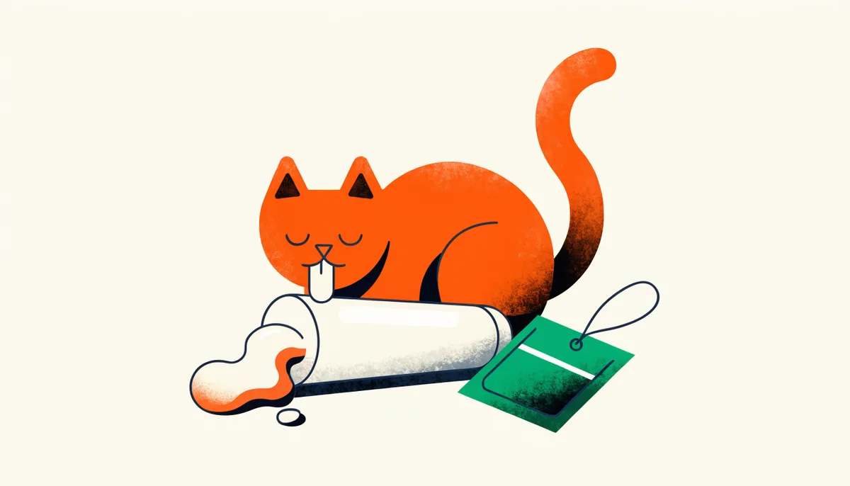 Gato lambendo um petisco cremoso enquanto um sachê aguarda ao lado